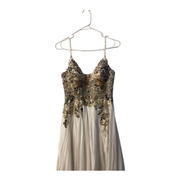 XSCAPE open back embelished white Maxi Gown - Picture 6 of 16